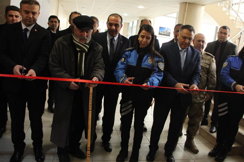 15. Uluslararası Tarım ve İnsan Fotoğraf Sergisi Iğdır’da Açıldı