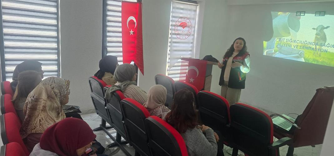 SÜT SIĞIRCILIĞINDA SÜT SAĞIM HİJYENİ VE SANİTASYON EĞİTİMİ BAŞLATILDI